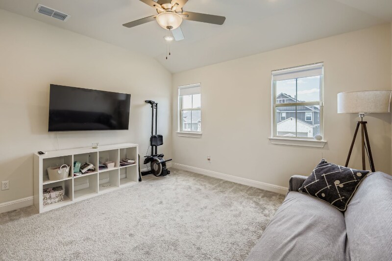 Building Photo - 497 Purple Heart Dr