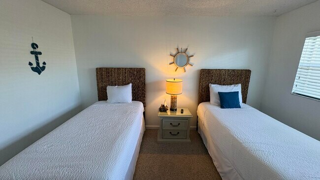 Building Photo - 909 Santa Rosa Blvd