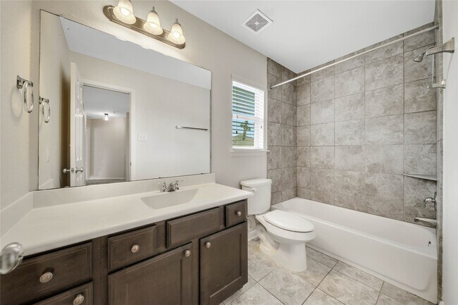 Building Photo - 3319 Fairmont Hills Ln