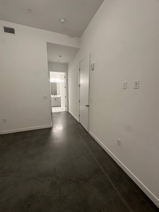 Building Photo - 20060 Prairie St