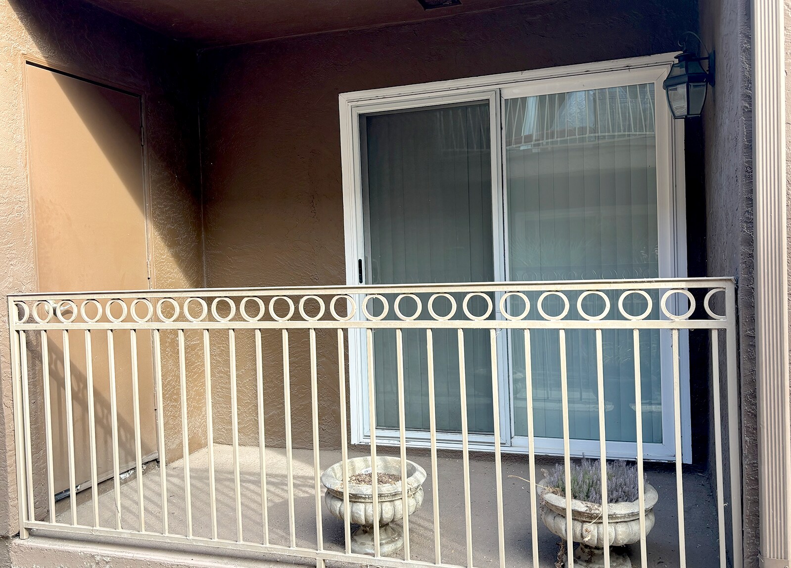 Building Photo - 550 Graves Ave