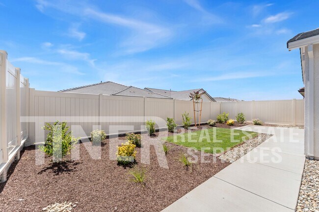 Building Photo - 3062 Pansona St