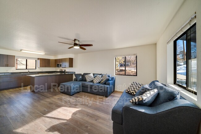 Primary Photo - 55 S Pinegrove Rd