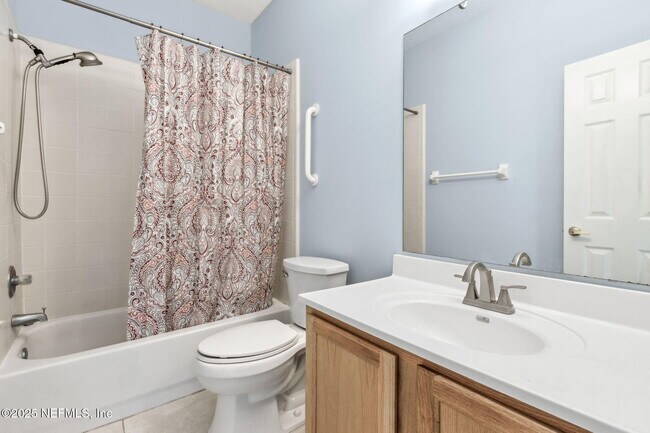 Building Photo - 1601 Nectarine St