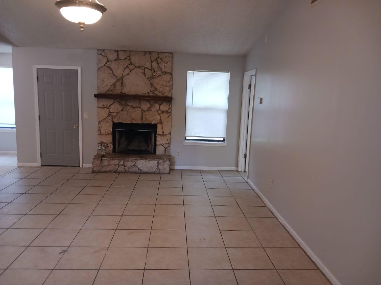 Building Photo - 6415 Sable Woods Dr E