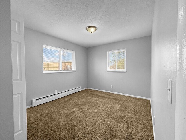 Building Photo - 2410 36th St SW