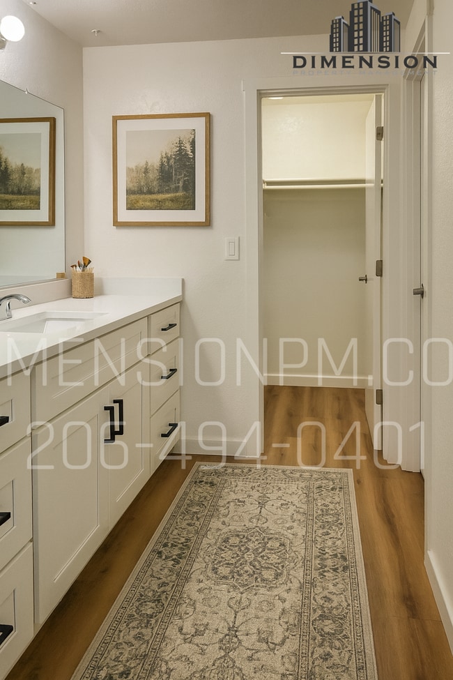 Building Photo - Easy to book Self Tours for this 2 bed/1 + bath condo in Kent off of Canyon Dr!