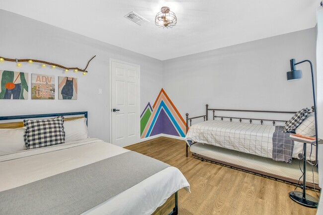 Building Photo - 13330 Trompilla Ln