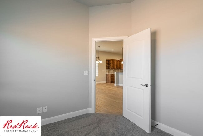 Building Photo - 2 Bedroom Townhome in Sky Ridge, Hurricane
