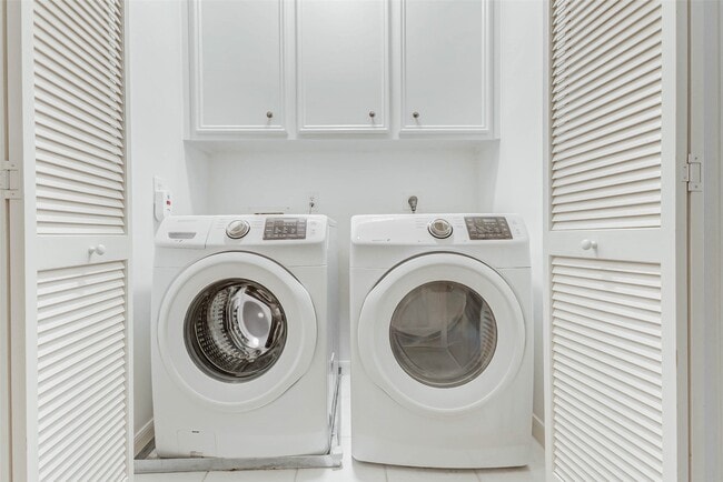 Building Photo - 30 Waugh Dr