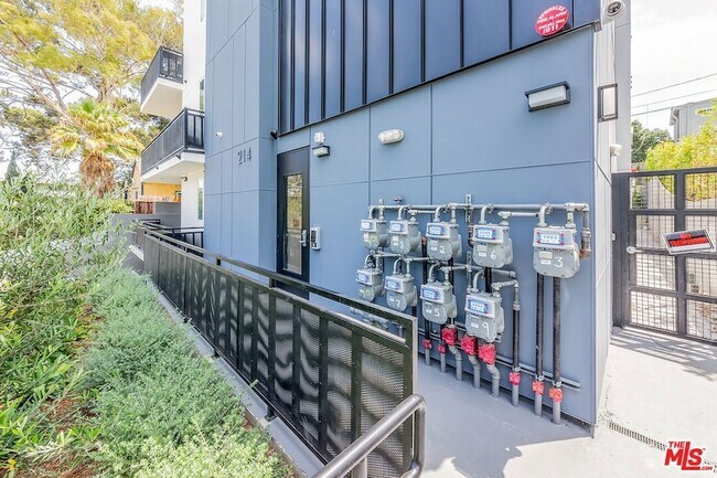 Building Photo - 214 Westmoreland Ave