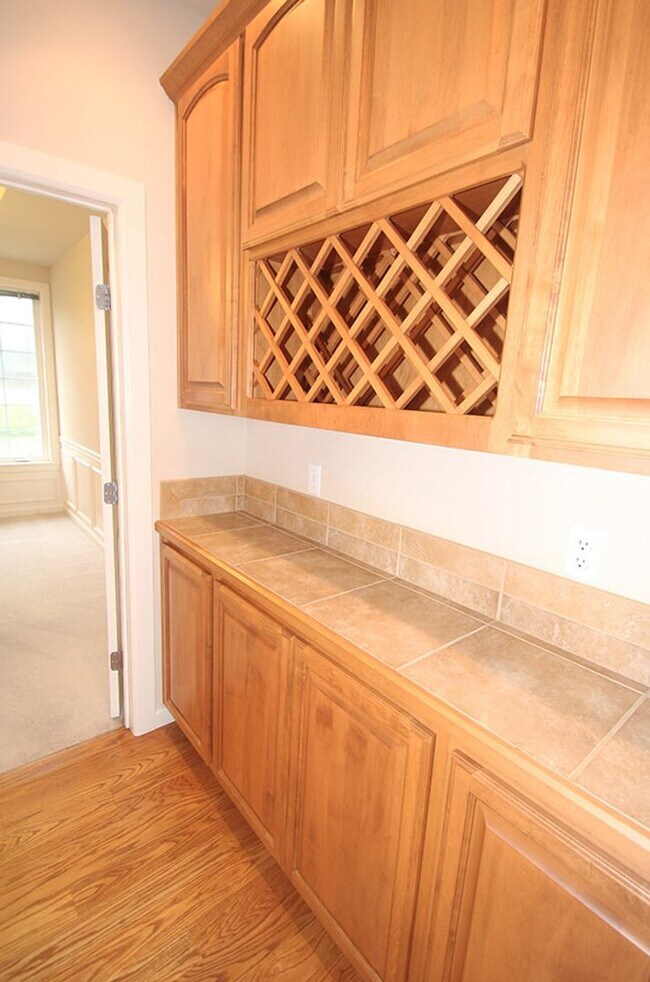 Building Photo - UPDATED CHAFFEY 4 BEDROOOM KINGSTON HOME F...