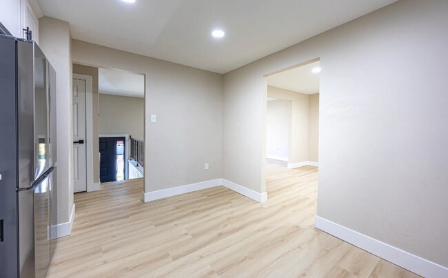 Building Photo - 476 Fielding Dr