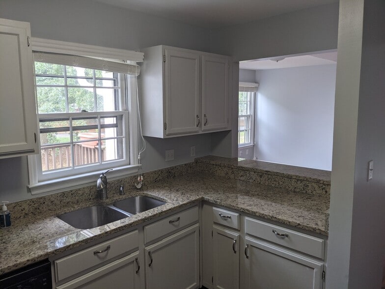 Building Photo - 3204 Selwyn Farms Ln