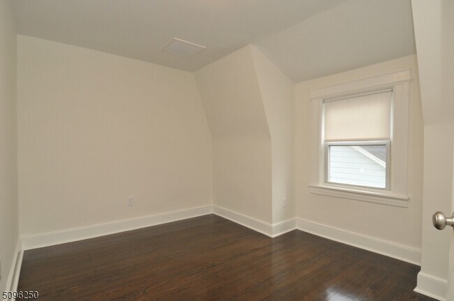 Building Photo - 511 Academy St
