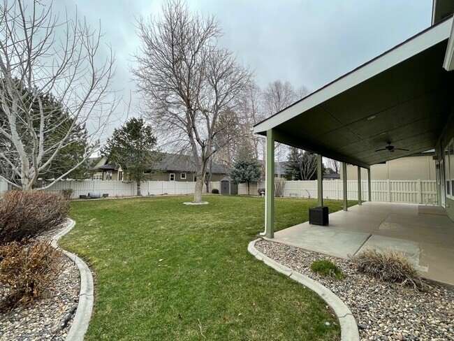 Building Photo - 2725 S Groom Way