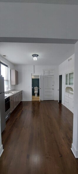 Building Photo - 2543 S Saint Louis Ave