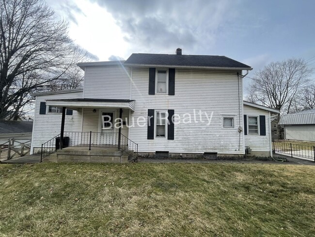 Building Photo - 3 -4 Bedroom Home Near Brookside Park