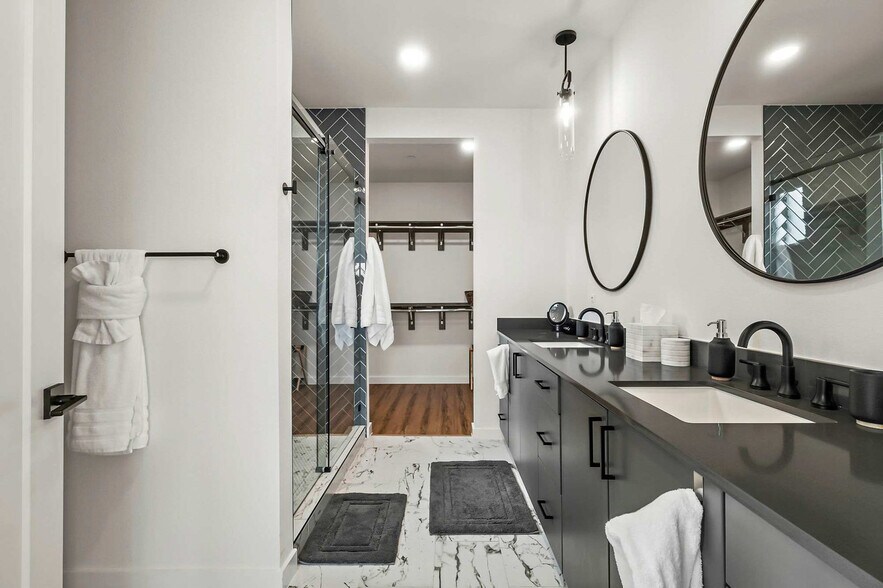 Building Photo - 2165 Gabriels Pl
