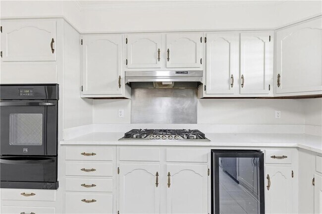 Building Photo - 426 Pine St