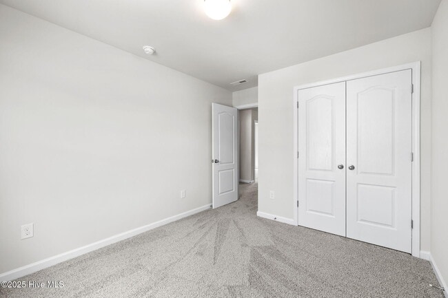 Building Photo - 705 Conductor Ct