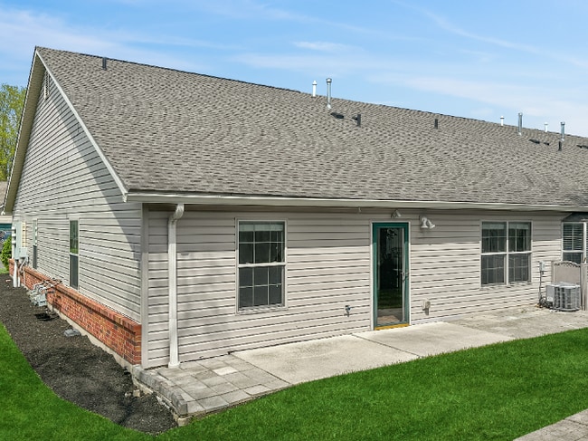 Building Photo - Beautiful 2 Beds 2 Baths Villa in Far South