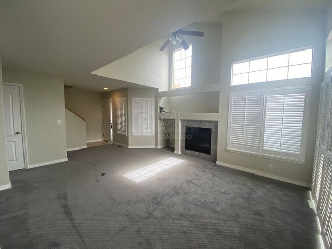 Building Photo - 1419 Red Mountain Dr