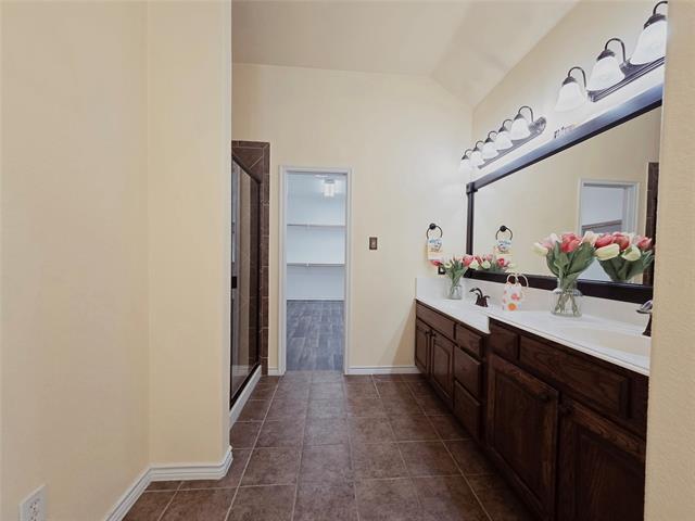 Building Photo - 1800 Lancaster Gate