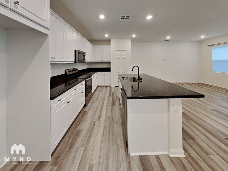 Building Photo - 443 Fitzpatrick Rd