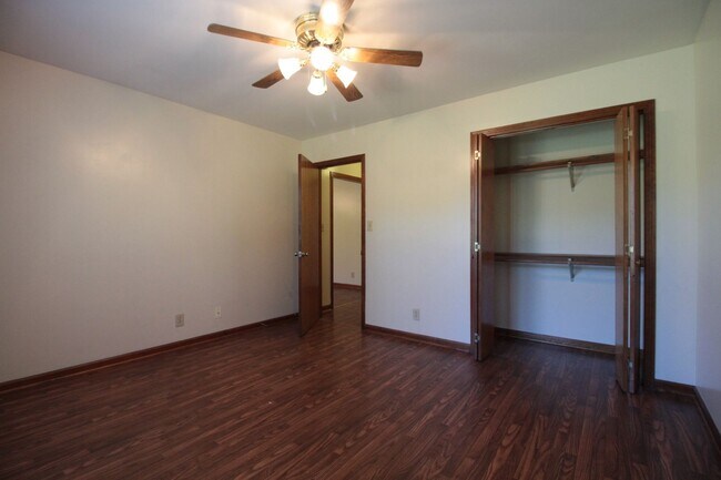 Building Photo - 205 Farmer Rd