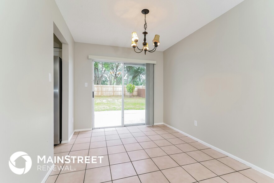 Building Photo - 7765 Hyacinth Dr