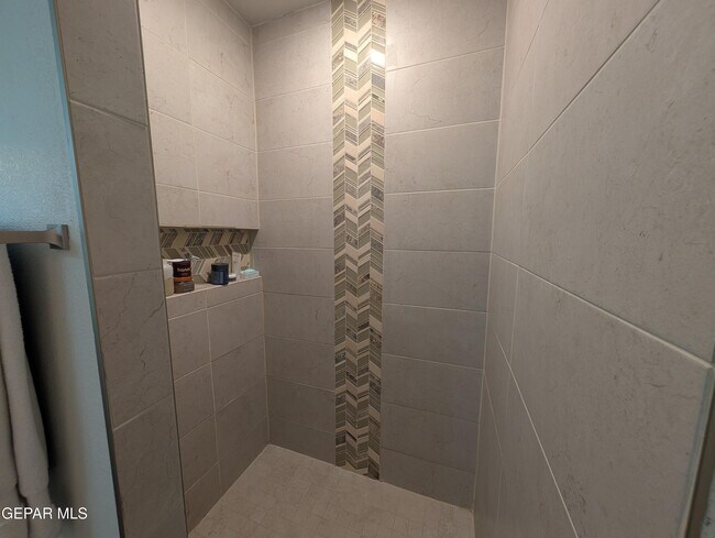 Building Photo - 10601 Hidden Crown Pl