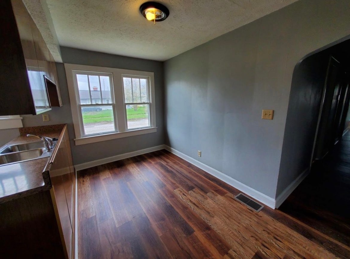 Building Photo - 2501 English Ave