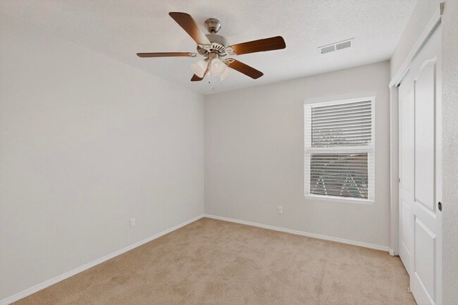 Building Photo - 2713 Violeta Cir SE