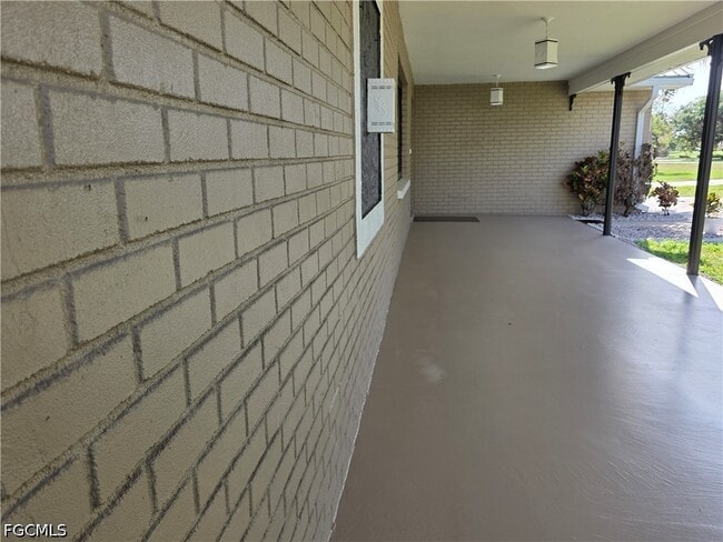 Building Photo - 1250 Riverbend Dr