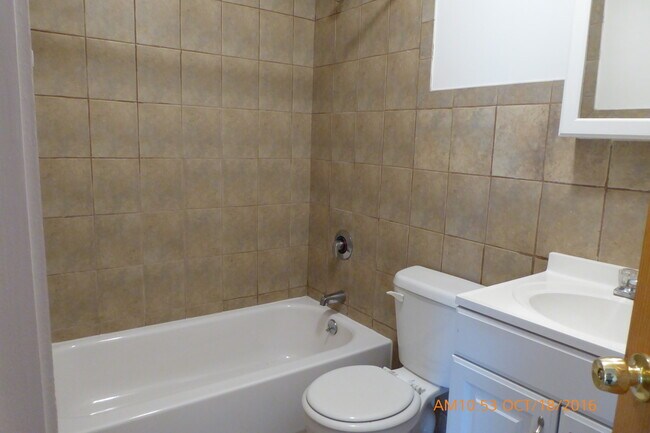 Building Photo - 441 E 180th St