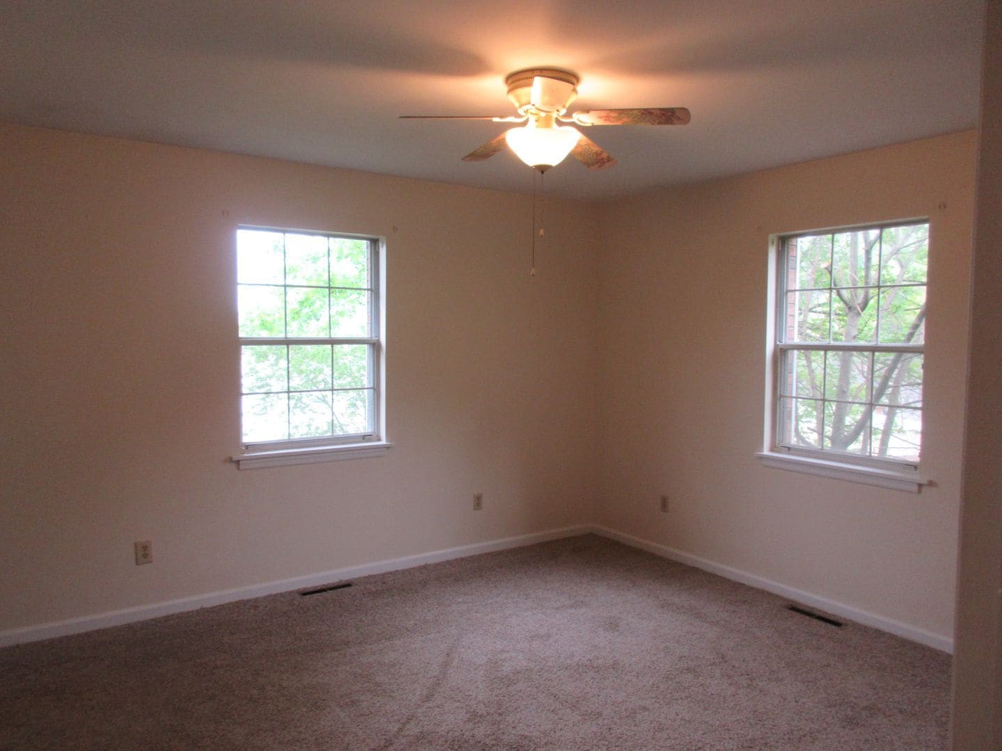 Building Photo - 65 Willowbrook Dr