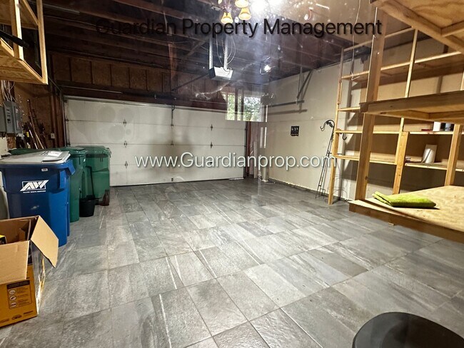 Building Photo - Maple Grove Single Family Home, 2 Car Garage, Dishwasher, Solar, Available Now