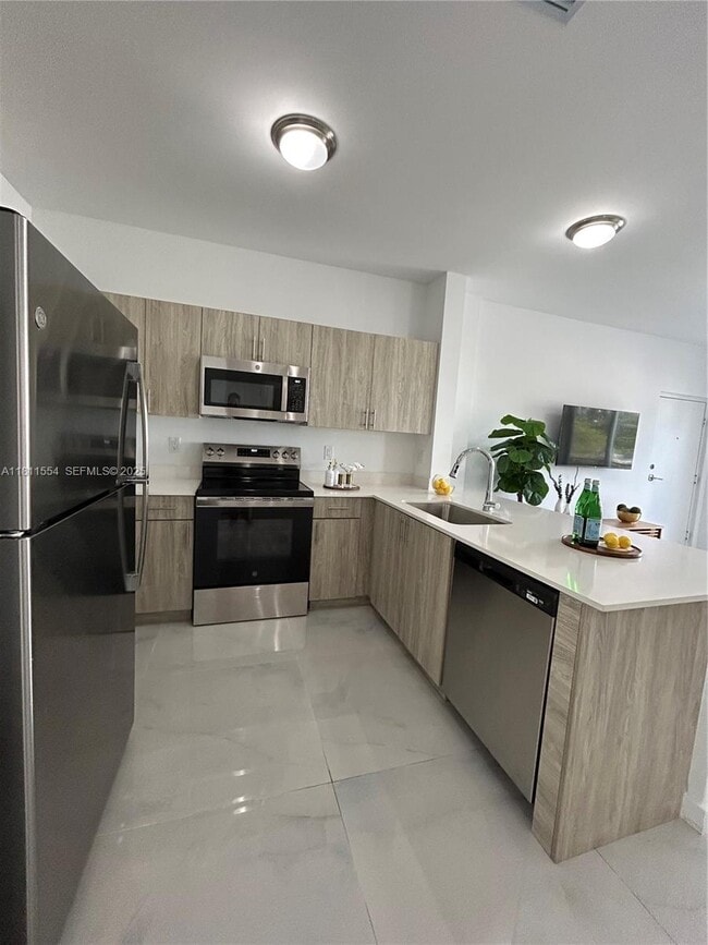 Building Photo - 1010 SW 69th Ave