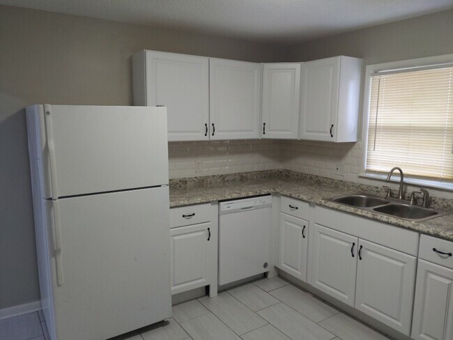 Building Photo - 145 S Oxford Ave Independence (Jackson Cou...