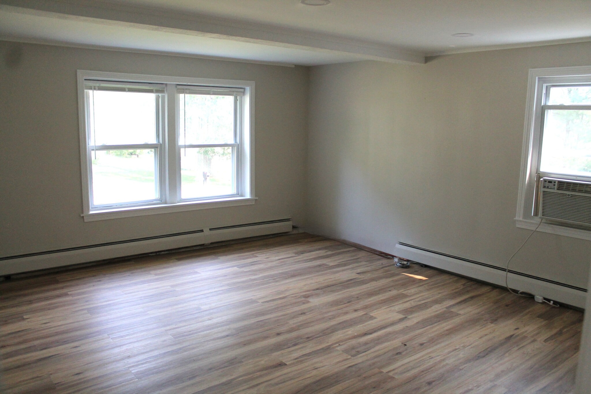 Livingroom/Dining open room floorplan - 167 Arch Rd