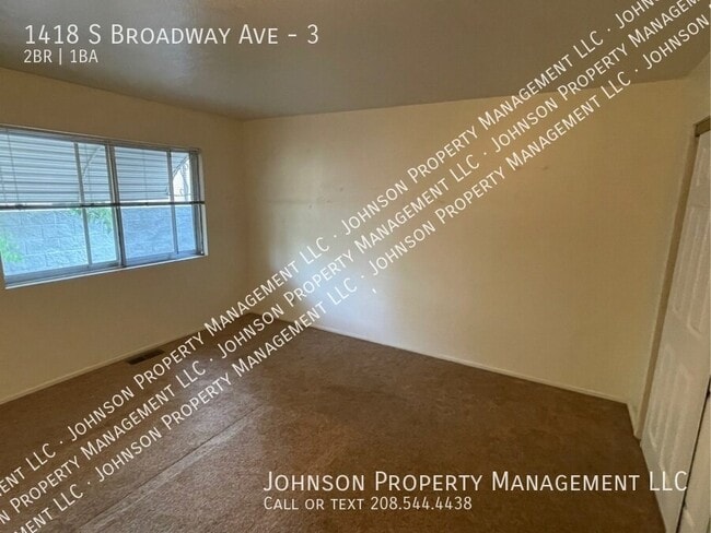 Building Photo - 1418 S Broadway Ave