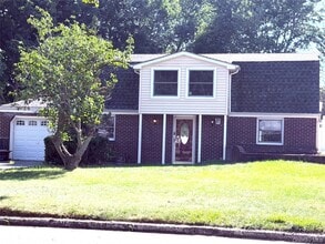 Building Photo - 8 College Dr
