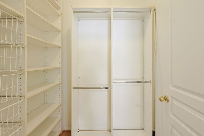 Building Photo - 2 Bed / 2.5 Bath Condo – Walk to Balboa Park!