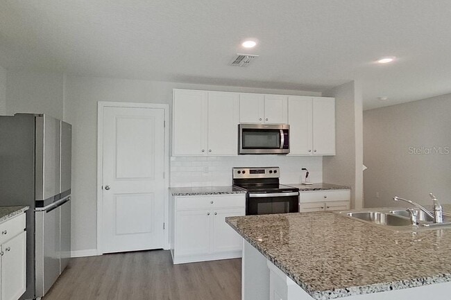 Building Photo - 8610 SW 44th Ct