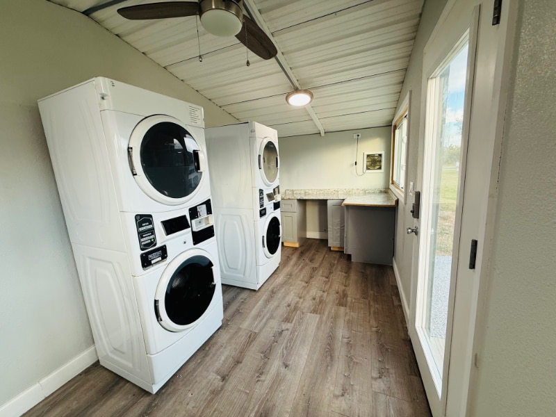 Building Photo - 314 7th Ave NE