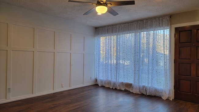 Building Photo - 1107 Topaz Dr