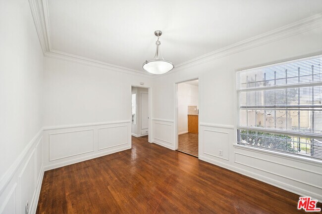 Building Photo - 7758 Rosewood Ave