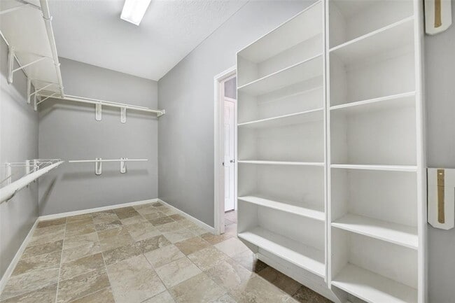 Building Photo - 2510 Pine Brook Dr