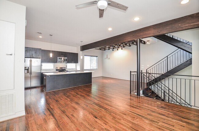 Building Photo - 4708 Crawford St